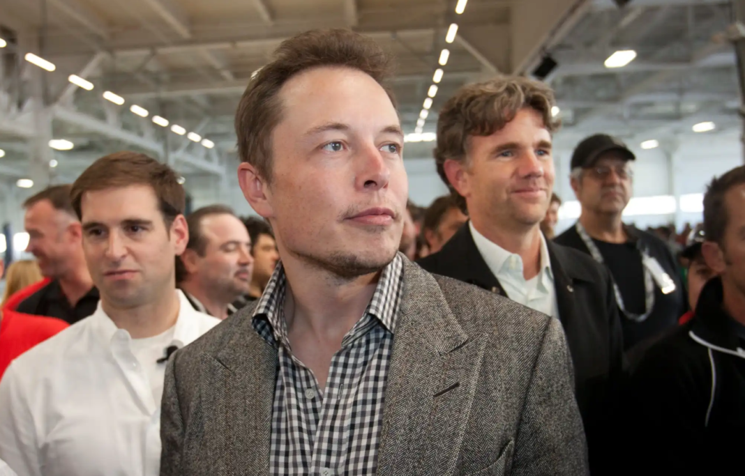 O empresário Elon Musk voltou a ter fortuna estimada abaixo de US$ 1 trilhão após uma forte oscilação no mercado financeiro, segundo o índice Bloomberg Billionaires (Foto: X)