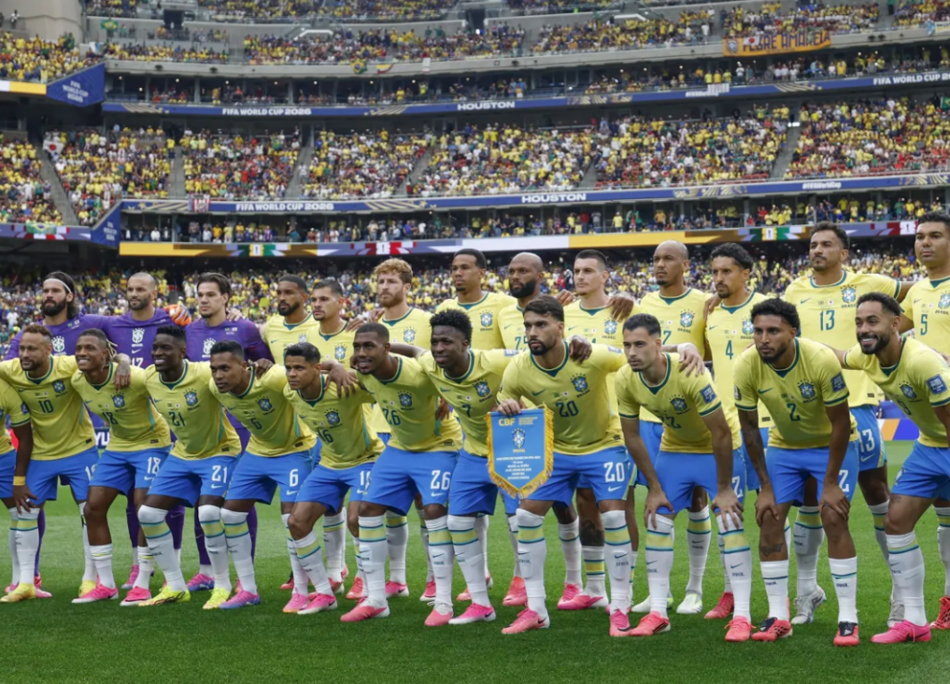 Um projeto de lei apresentado na Câmara dos Deputados pretende restringir as convocações das seleções brasileiras de futebol a jogadores que defendam clubes sediados no país e disputem competições nacionais (Foto: X)